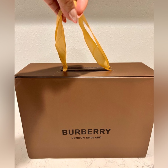 Burberry Hampshire Check Leather Crossbody Bag - Picture 8 of 16